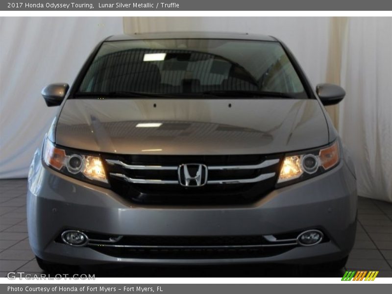 Lunar Silver Metallic / Truffle 2017 Honda Odyssey Touring