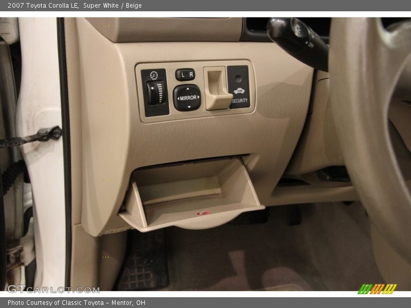 Super White / Beige 2007 Toyota Corolla LE