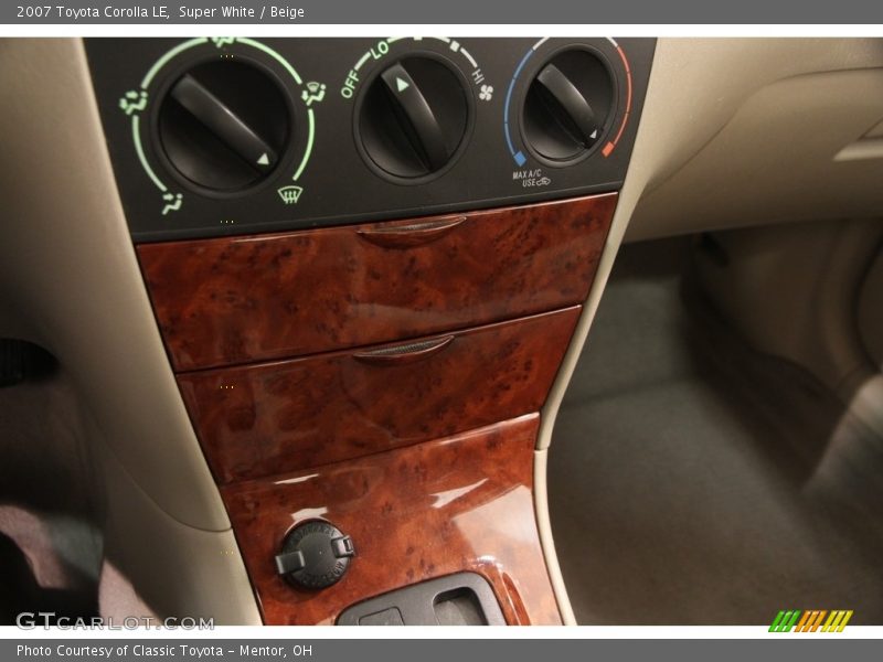 Super White / Beige 2007 Toyota Corolla LE