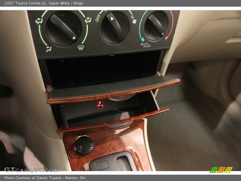 Super White / Beige 2007 Toyota Corolla LE