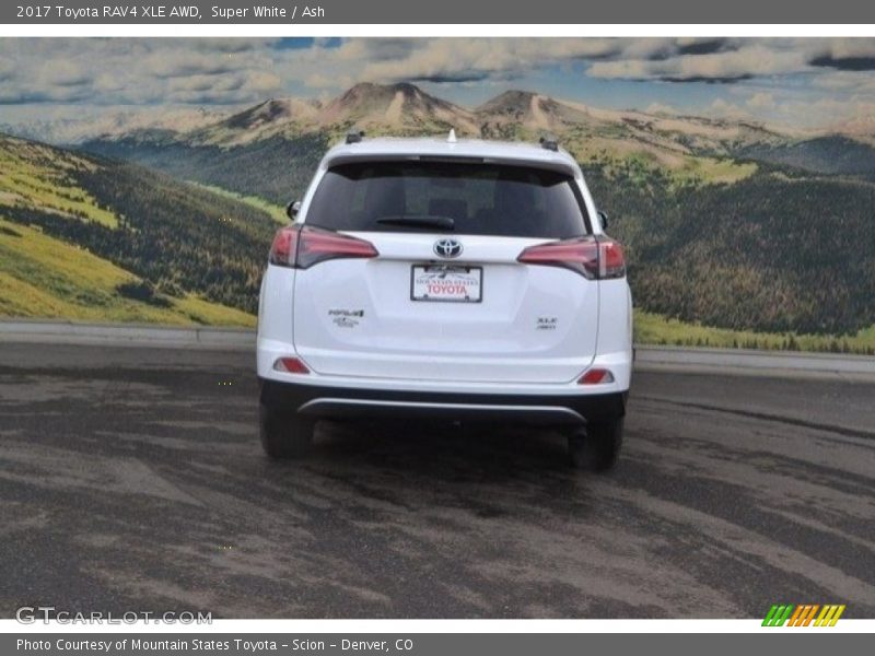 Super White / Ash 2017 Toyota RAV4 XLE AWD