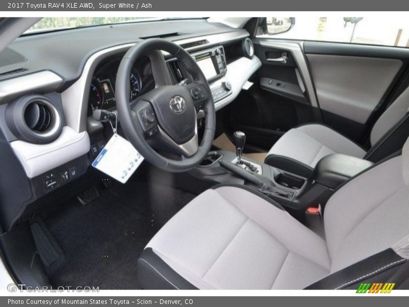 Super White / Ash 2017 Toyota RAV4 XLE AWD
