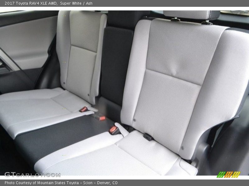 Super White / Ash 2017 Toyota RAV4 XLE AWD