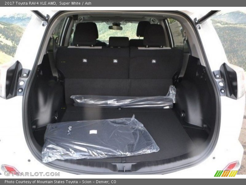 Super White / Ash 2017 Toyota RAV4 XLE AWD