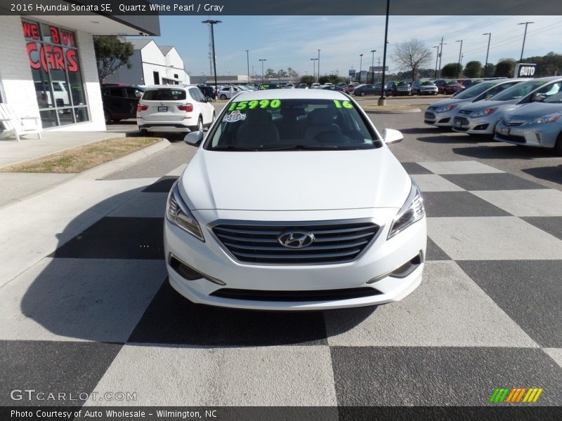 Quartz White Pearl / Gray 2016 Hyundai Sonata SE