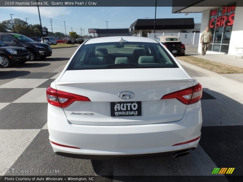 Quartz White Pearl / Gray 2016 Hyundai Sonata SE