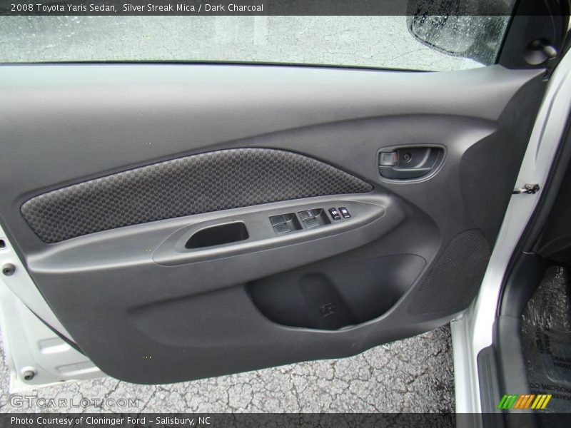 Silver Streak Mica / Dark Charcoal 2008 Toyota Yaris Sedan