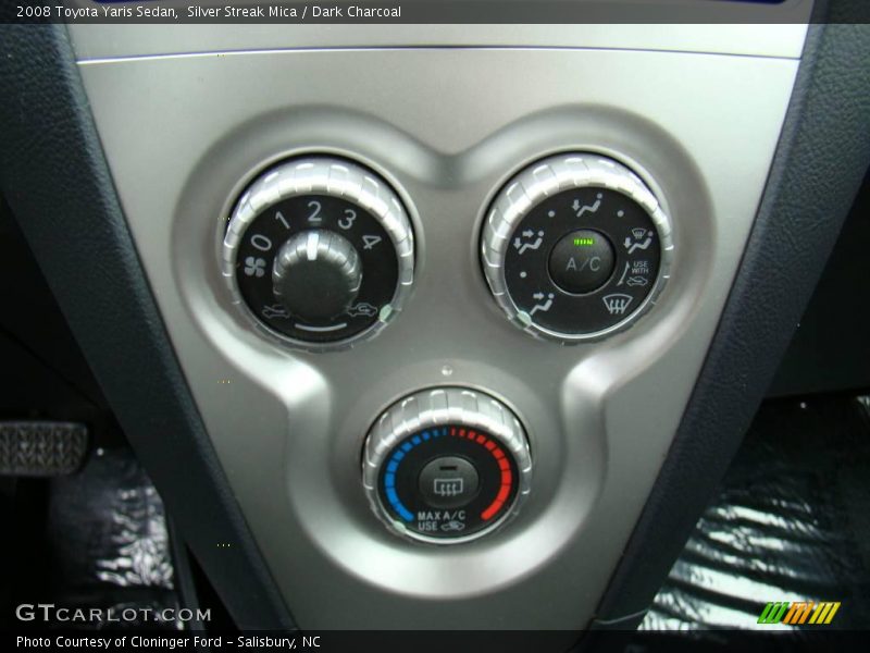 Silver Streak Mica / Dark Charcoal 2008 Toyota Yaris Sedan