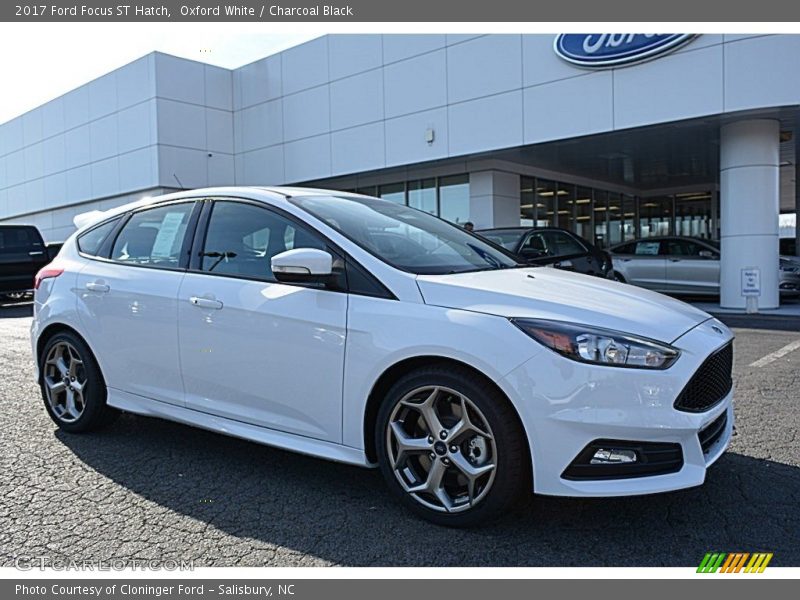 Front 3/4 View of 2017 Focus ST Hatch