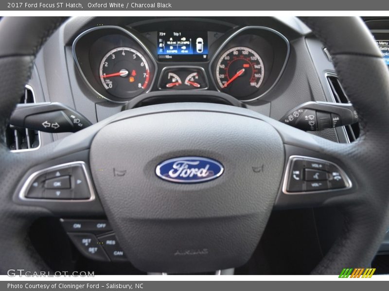 Oxford White / Charcoal Black 2017 Ford Focus ST Hatch
