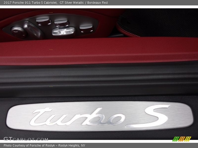  2017 911 Turbo S Cabriolet Logo