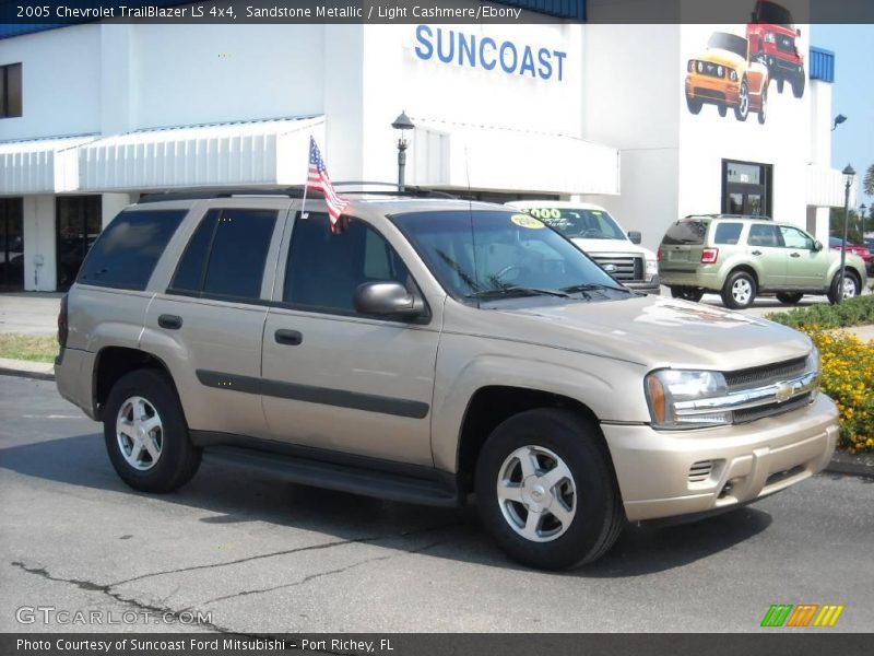 Sandstone Metallic / Light Cashmere/Ebony 2005 Chevrolet TrailBlazer LS 4x4