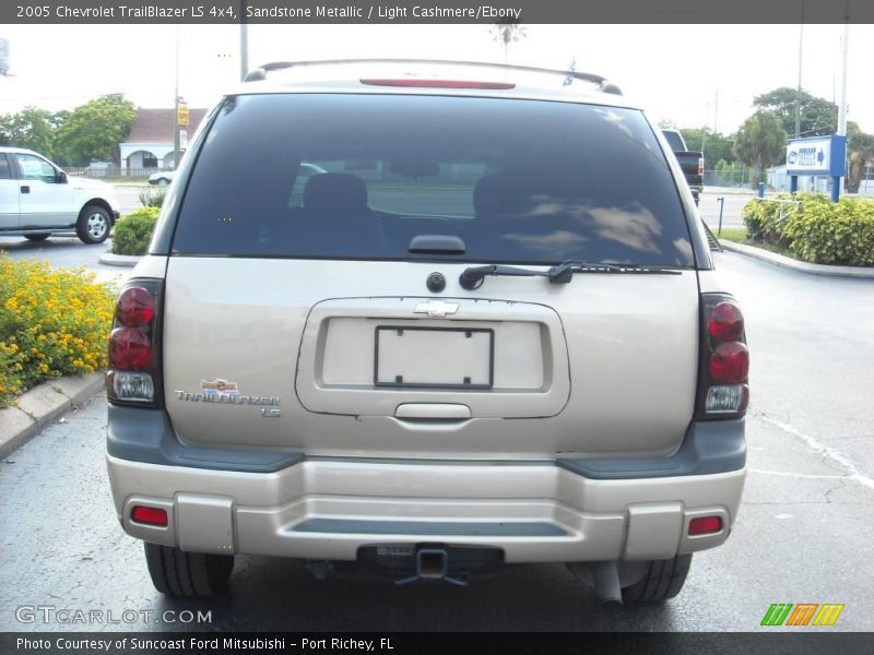 Sandstone Metallic / Light Cashmere/Ebony 2005 Chevrolet TrailBlazer LS 4x4