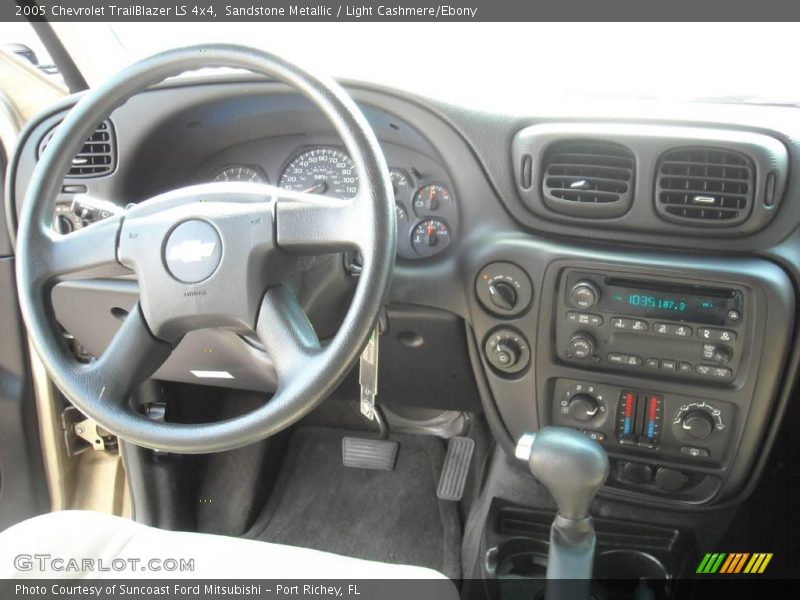 Sandstone Metallic / Light Cashmere/Ebony 2005 Chevrolet TrailBlazer LS 4x4