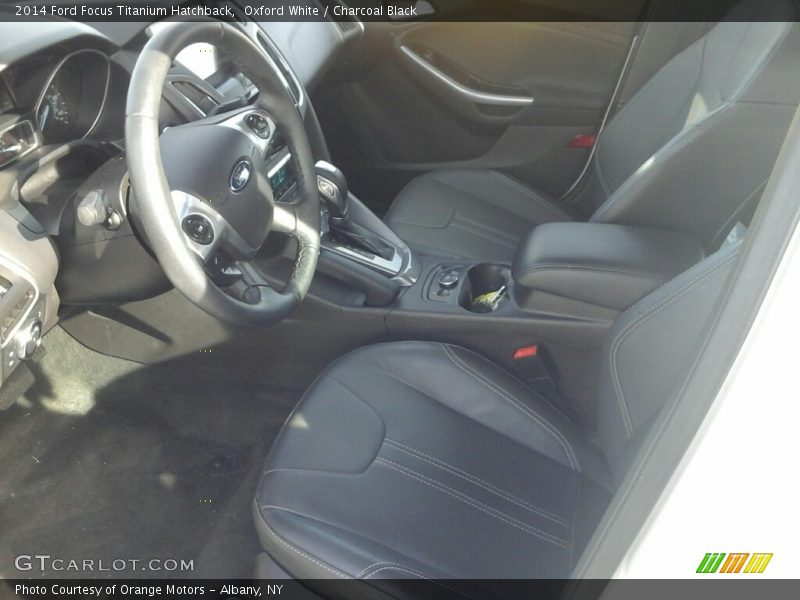 Oxford White / Charcoal Black 2014 Ford Focus Titanium Hatchback