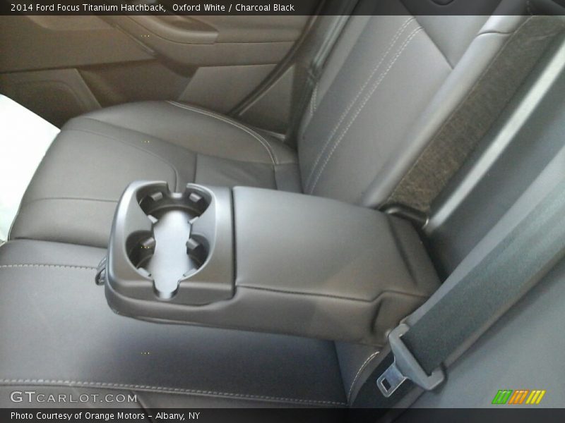 Oxford White / Charcoal Black 2014 Ford Focus Titanium Hatchback