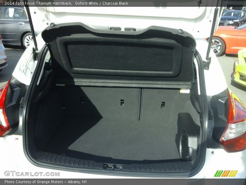Oxford White / Charcoal Black 2014 Ford Focus Titanium Hatchback