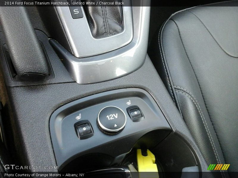 Oxford White / Charcoal Black 2014 Ford Focus Titanium Hatchback