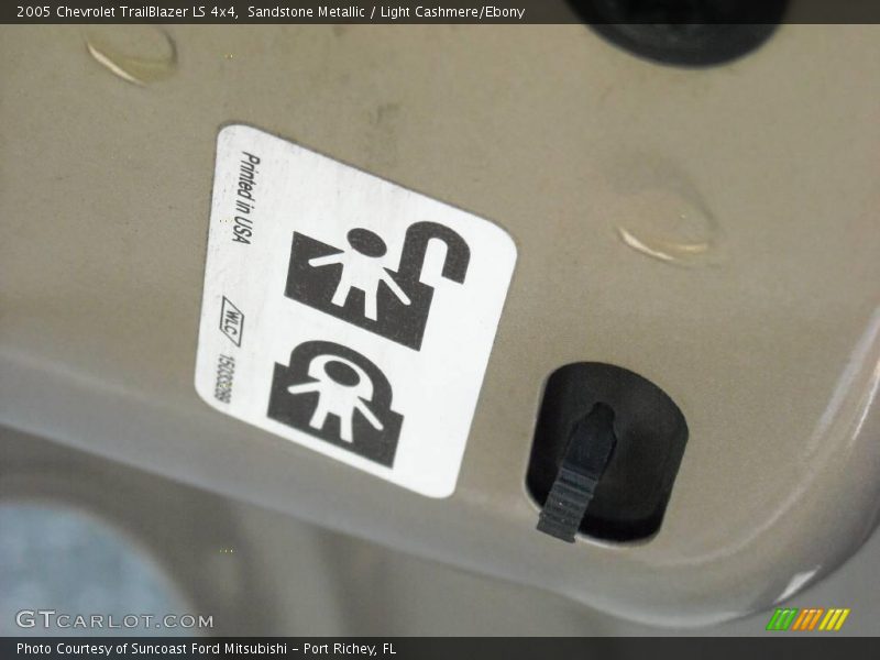 Sandstone Metallic / Light Cashmere/Ebony 2005 Chevrolet TrailBlazer LS 4x4