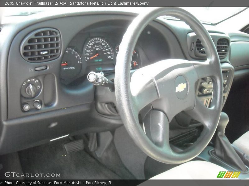 Sandstone Metallic / Light Cashmere/Ebony 2005 Chevrolet TrailBlazer LS 4x4