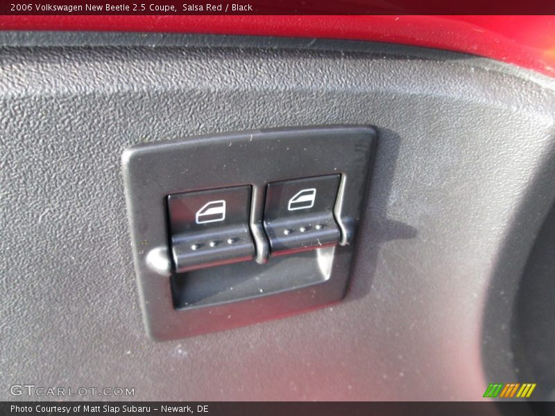 Salsa Red / Black 2006 Volkswagen New Beetle 2.5 Coupe