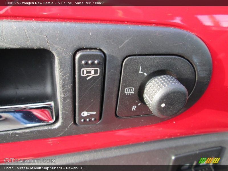 Salsa Red / Black 2006 Volkswagen New Beetle 2.5 Coupe