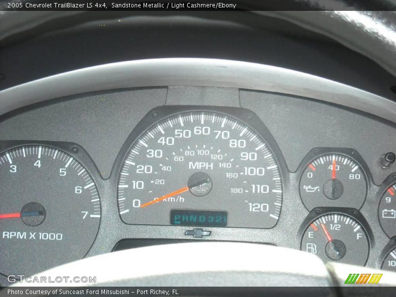 Sandstone Metallic / Light Cashmere/Ebony 2005 Chevrolet TrailBlazer LS 4x4