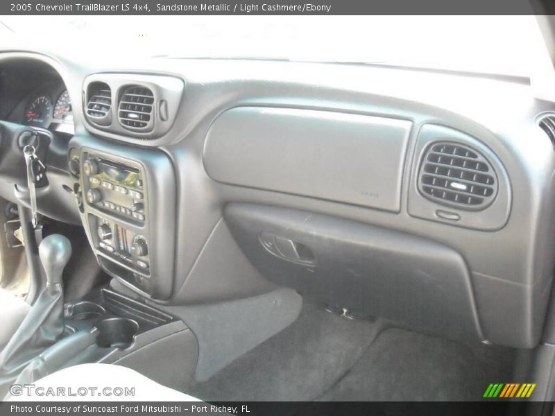 Sandstone Metallic / Light Cashmere/Ebony 2005 Chevrolet TrailBlazer LS 4x4