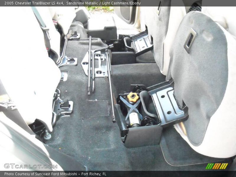 Sandstone Metallic / Light Cashmere/Ebony 2005 Chevrolet TrailBlazer LS 4x4