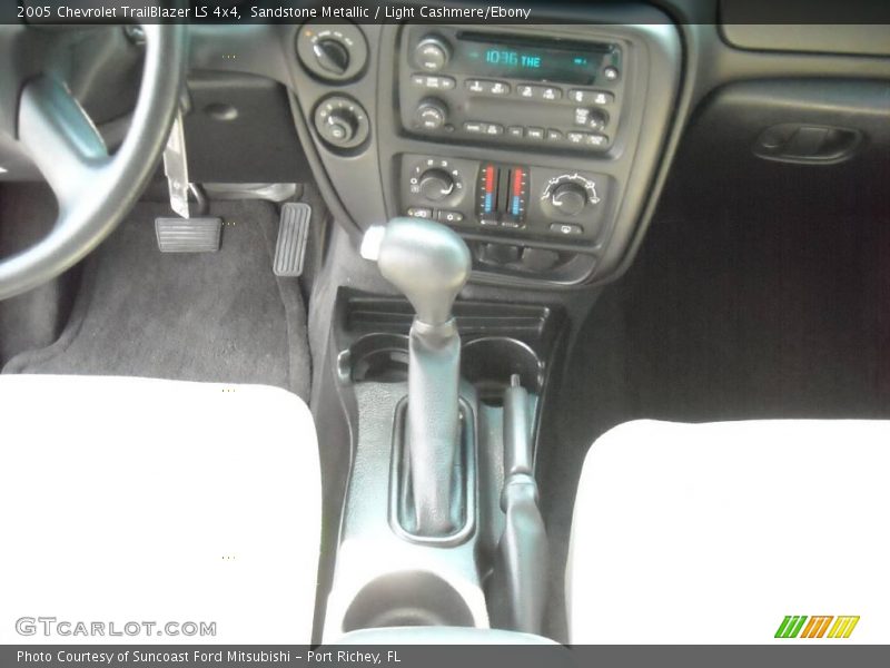 Sandstone Metallic / Light Cashmere/Ebony 2005 Chevrolet TrailBlazer LS 4x4
