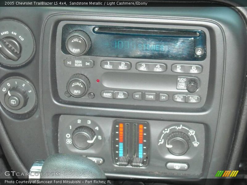 Sandstone Metallic / Light Cashmere/Ebony 2005 Chevrolet TrailBlazer LS 4x4