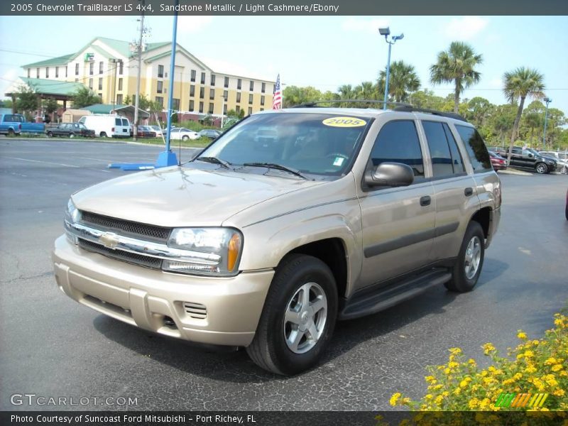 Sandstone Metallic / Light Cashmere/Ebony 2005 Chevrolet TrailBlazer LS 4x4