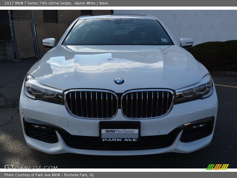 Alpine White / Black 2017 BMW 7 Series 740i xDrive Sedan