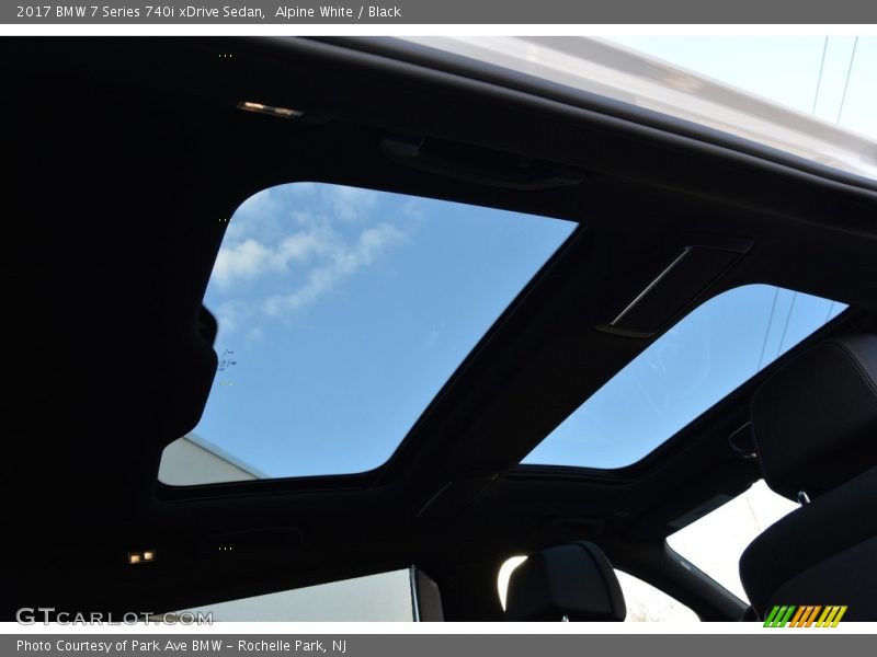 Sunroof of 2017 7 Series 740i xDrive Sedan