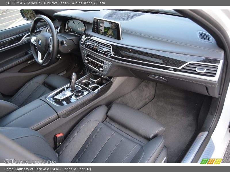 Front Seat of 2017 7 Series 740i xDrive Sedan