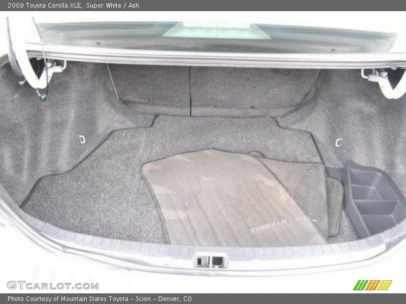 Super White / Ash 2009 Toyota Corolla XLE