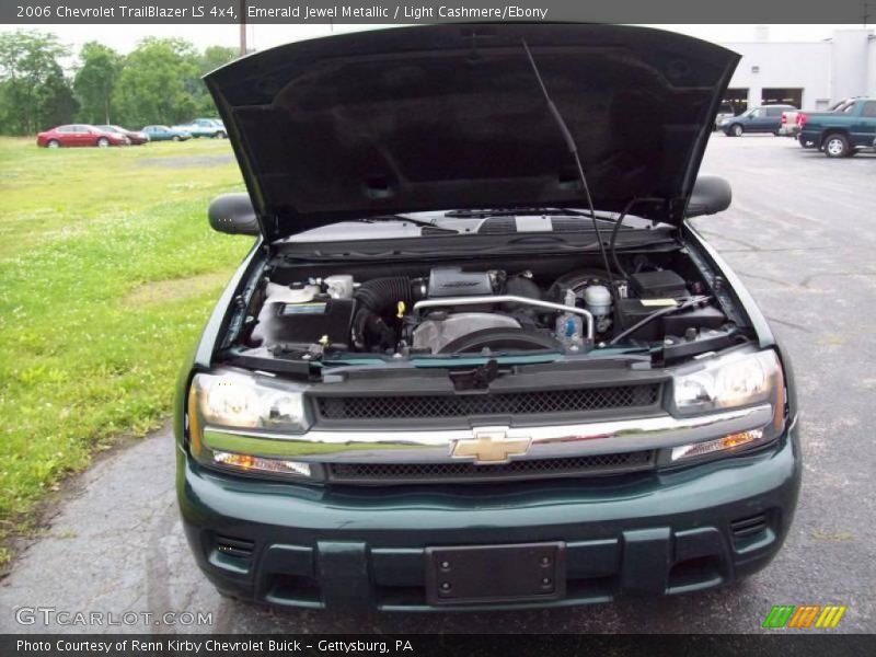Emerald Jewel Metallic / Light Cashmere/Ebony 2006 Chevrolet TrailBlazer LS 4x4