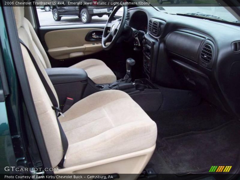 Emerald Jewel Metallic / Light Cashmere/Ebony 2006 Chevrolet TrailBlazer LS 4x4