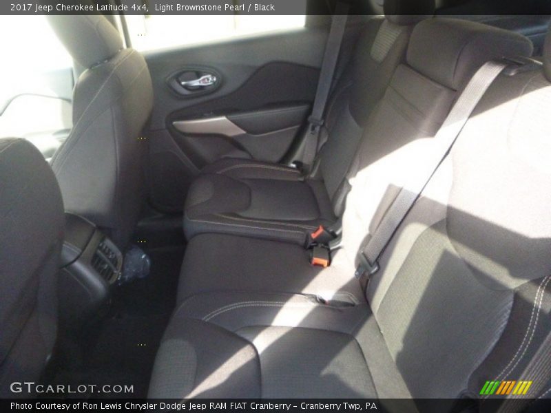 Light Brownstone Pearl / Black 2017 Jeep Cherokee Latitude 4x4