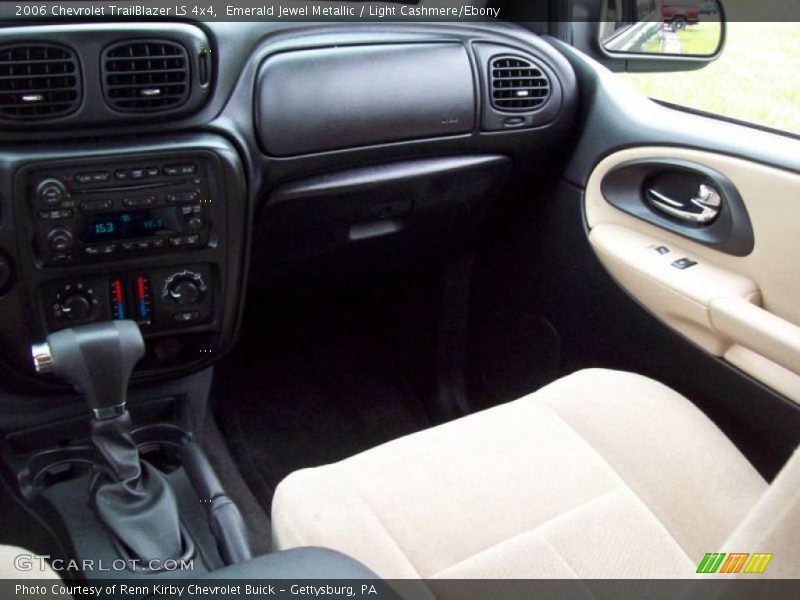 Emerald Jewel Metallic / Light Cashmere/Ebony 2006 Chevrolet TrailBlazer LS 4x4