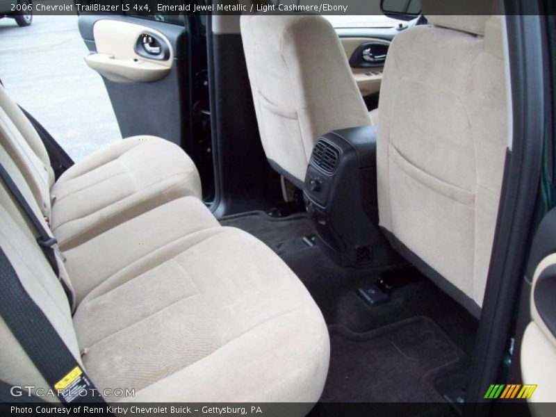 Emerald Jewel Metallic / Light Cashmere/Ebony 2006 Chevrolet TrailBlazer LS 4x4