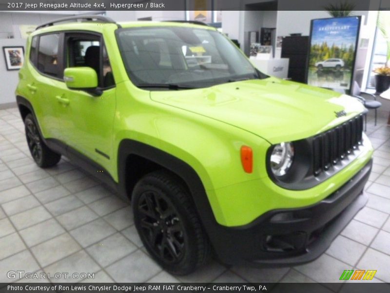 Front 3/4 View of 2017 Renegade Altitude 4x4