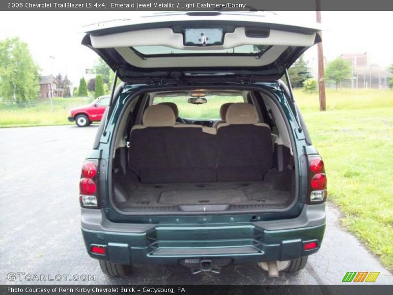 Emerald Jewel Metallic / Light Cashmere/Ebony 2006 Chevrolet TrailBlazer LS 4x4