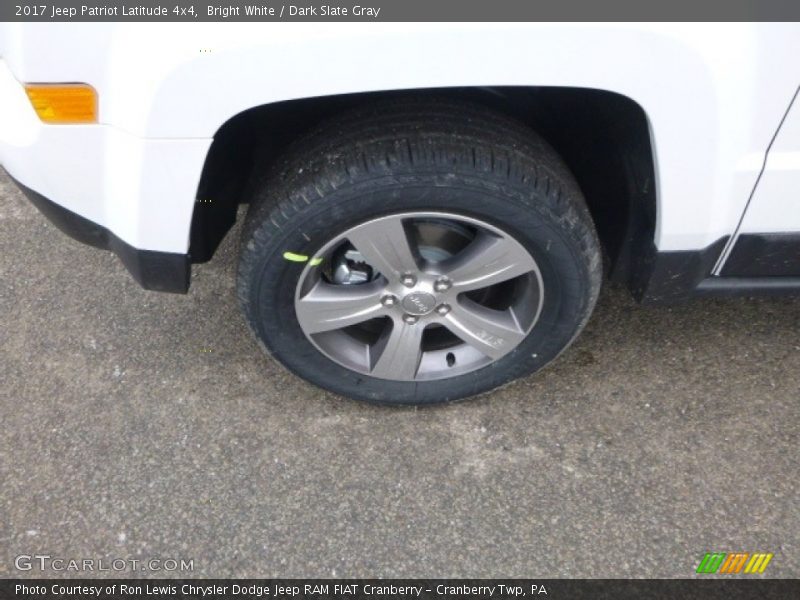 Bright White / Dark Slate Gray 2017 Jeep Patriot Latitude 4x4