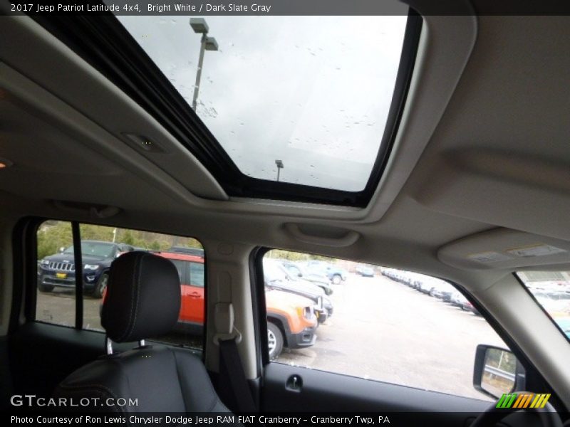 Bright White / Dark Slate Gray 2017 Jeep Patriot Latitude 4x4