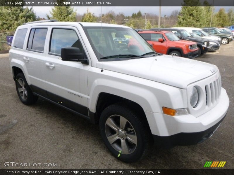 Bright White / Dark Slate Gray 2017 Jeep Patriot Latitude 4x4