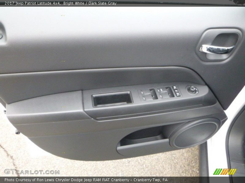 Bright White / Dark Slate Gray 2017 Jeep Patriot Latitude 4x4