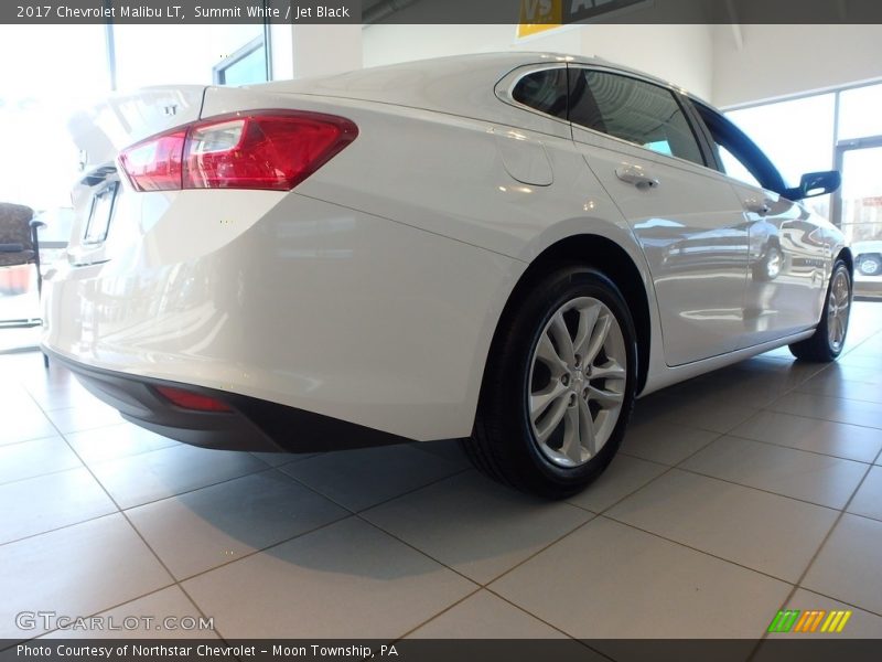 Summit White / Jet Black 2017 Chevrolet Malibu LT