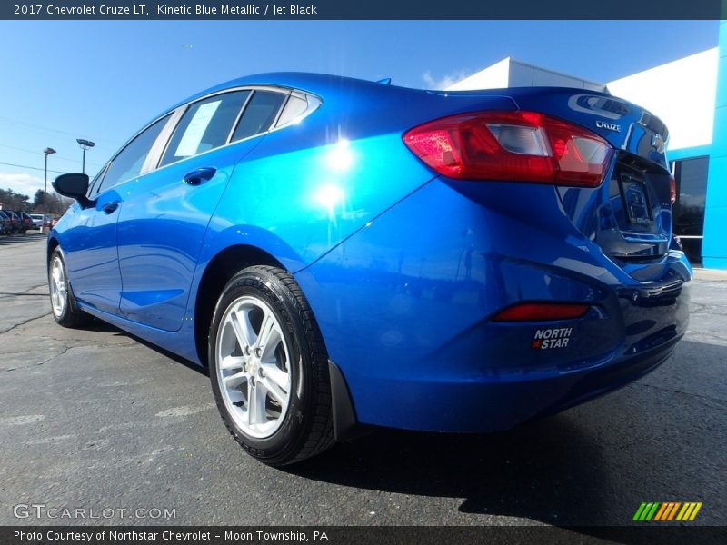 Kinetic Blue Metallic / Jet Black 2017 Chevrolet Cruze LT
