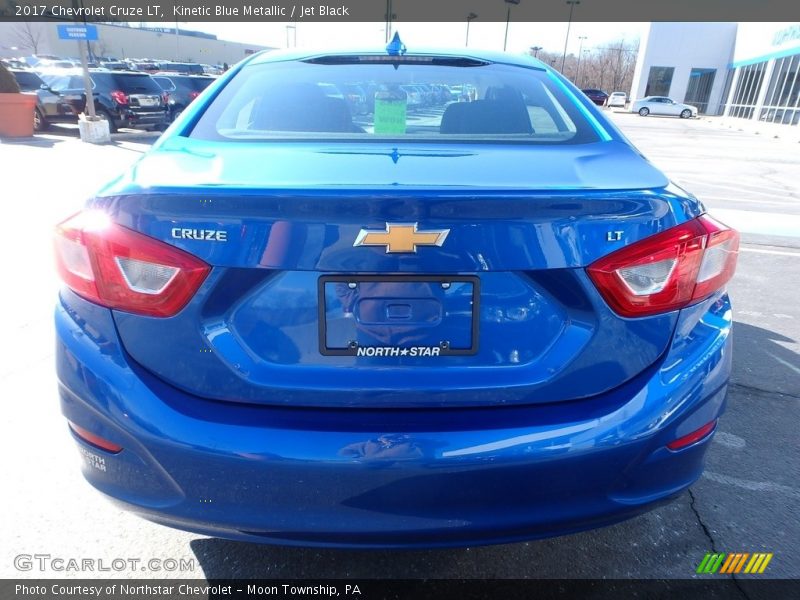Kinetic Blue Metallic / Jet Black 2017 Chevrolet Cruze LT